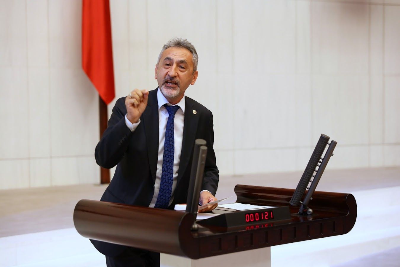 CHP’li Adıgüzel: Çocuklar Açken Tarikatlarla Protokol Olmaz