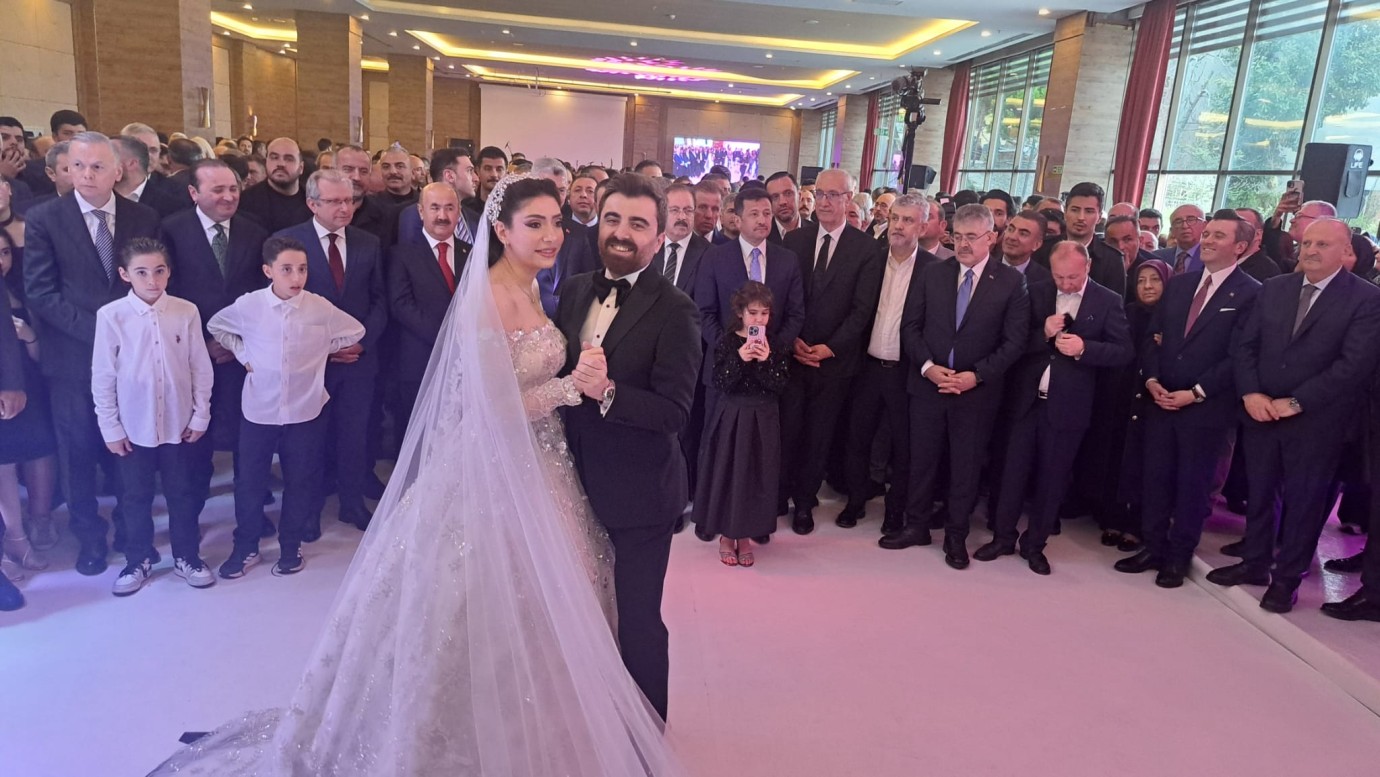 Siyaset Üstü Bir Düğün 