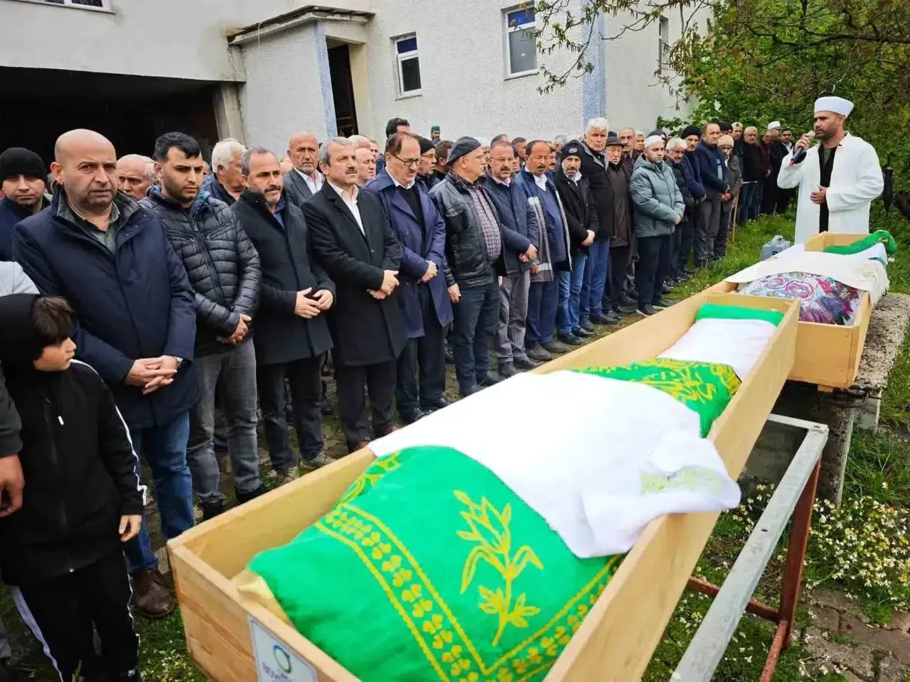 Evlat Acısına Dayanamadı Anne Oğluyla Aynı Gün Hayatını Kaybetti