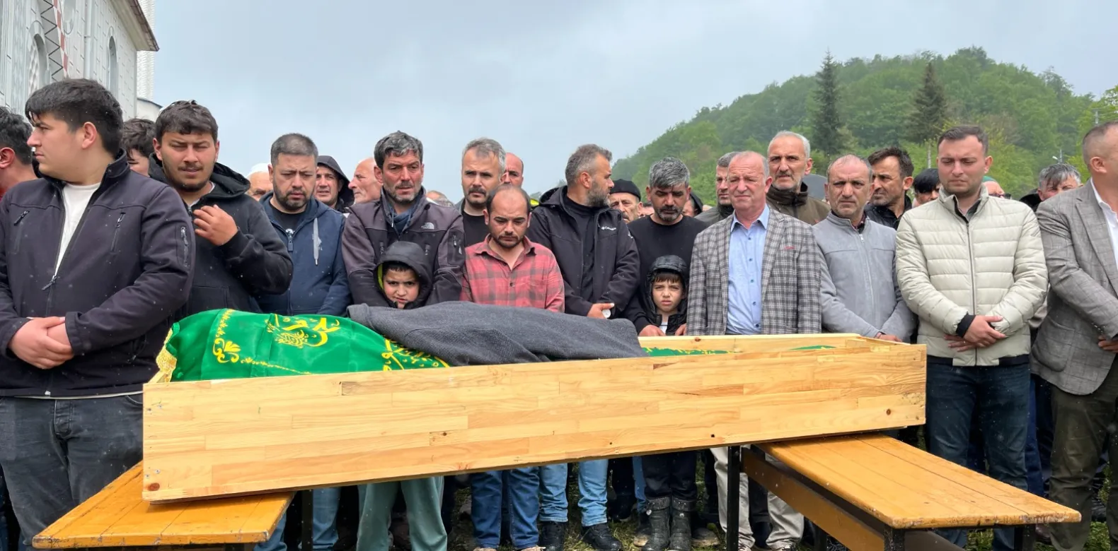 Ünye İş Dünyası Yasta Aydın Yazgı Gözyaşlarıyla Son Yolculuğuna Uğurlandı