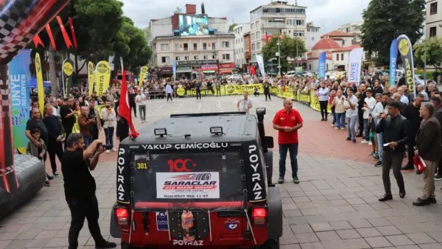 Ünye’de Off-Road Heyecanı Cumhuriyet Meydanı’ndan Başladı