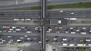 İstanbul’da Özel Halk Otobüsleri Kontak Kapattı: Trafikte Yoğunluk Dron ile Görüntülendi