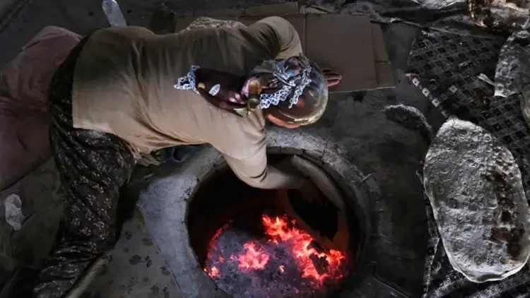 55 Derecelik Sıcaklıkta Yapılıyor! Erzincan’ın Asırlık Lavaş Geleneği Yaşatılıyor