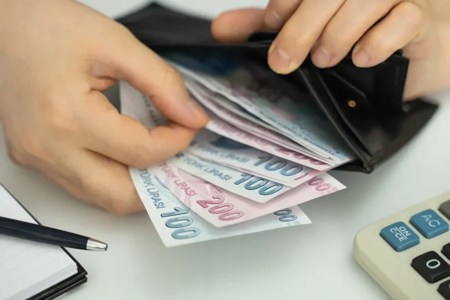 Akaryakıta Dev Zam Motorin Fiyatı Rekor Seviyeye Dayandı