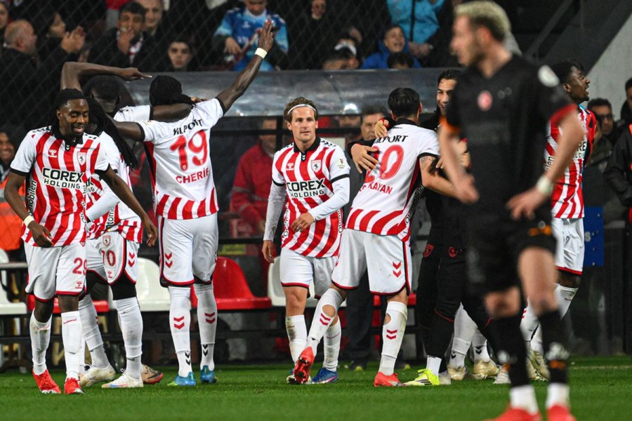 Samsunspor Galatasaray’ı 4-1 Yendi Şampiyonluk Yarışı Son Haftalara Kaldı