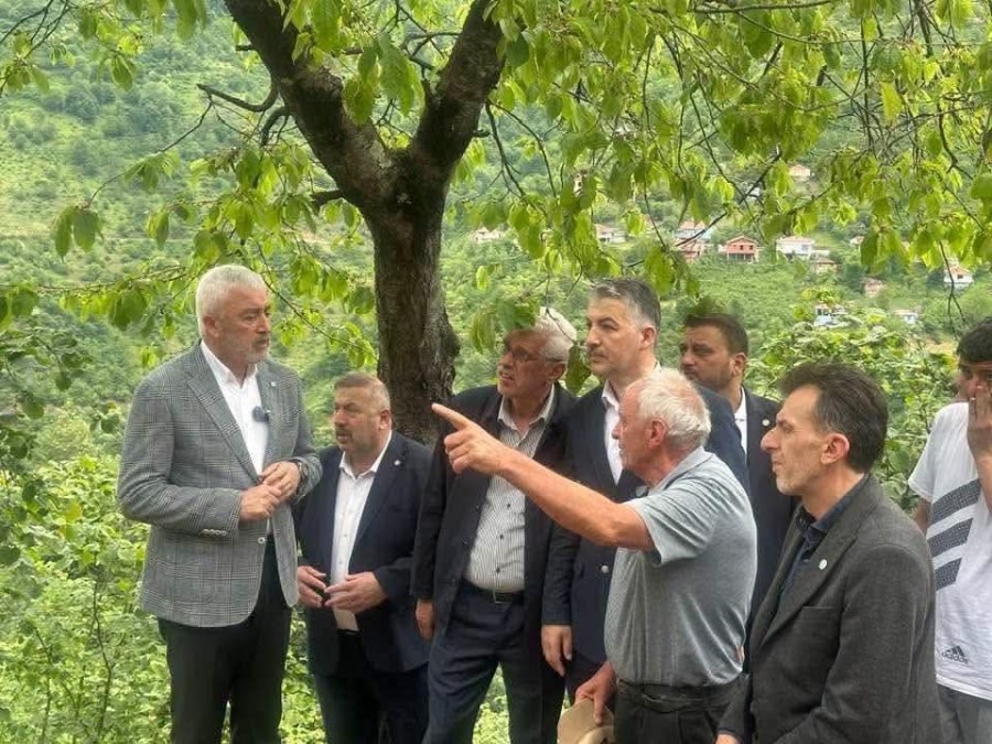 Fatsa Aybastı Yolunda Heyelan Sonrası Çalışmalar Başladı