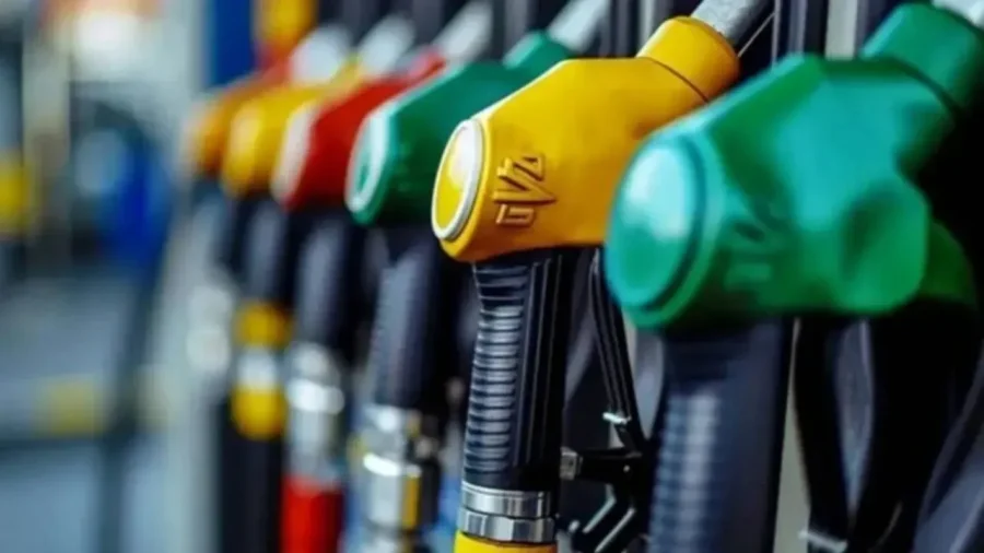 Motorine 4,20 TL Zam Geliyor: Akaryakıt Fiyatları Gece Yarısı Değişecek