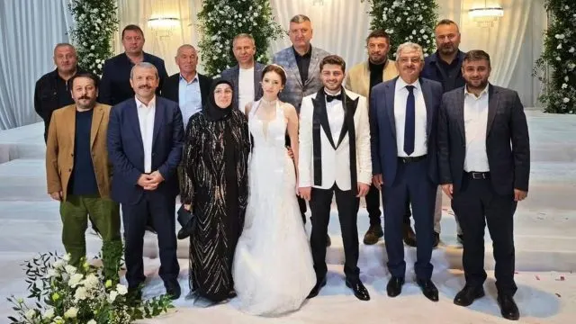 Tekkiraz’da Görkemli Düğün