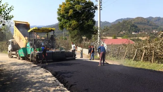 İkizce Ve Ünye’de Ulaşımı Kolaylaştıracak Asfalt Mesaisi