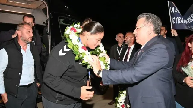 Havvanur Kethüda, Avrupa Zaferinin Ardından Trabzon’da Coşkuyla Karşılandı