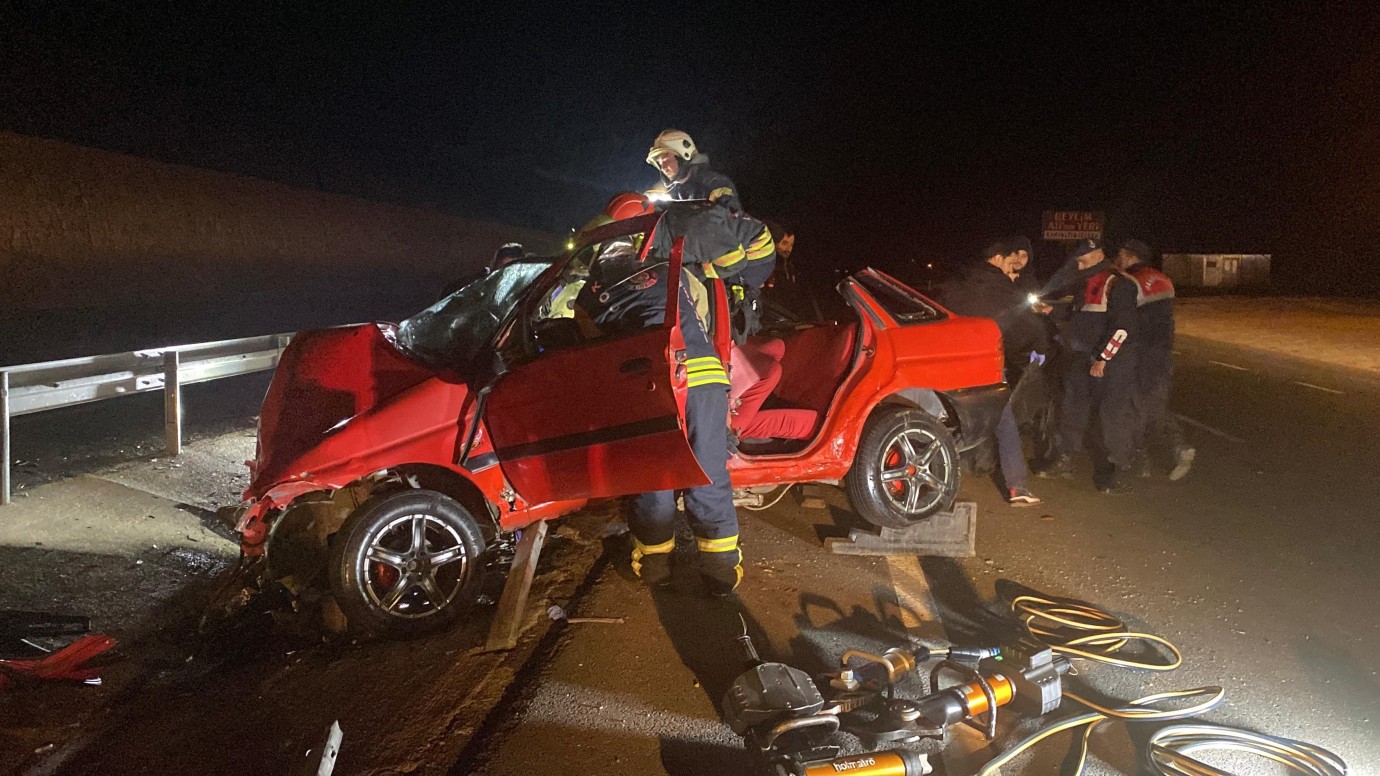 Kandıra Yolu’nda Feci Kaza: İki Kişi Hayatını Kaybetti
