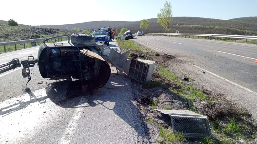 Yozgat’ta Şap Makinası Taşıyan Minibüs Takla Attı: 1 Ölü, 2 Yaralı