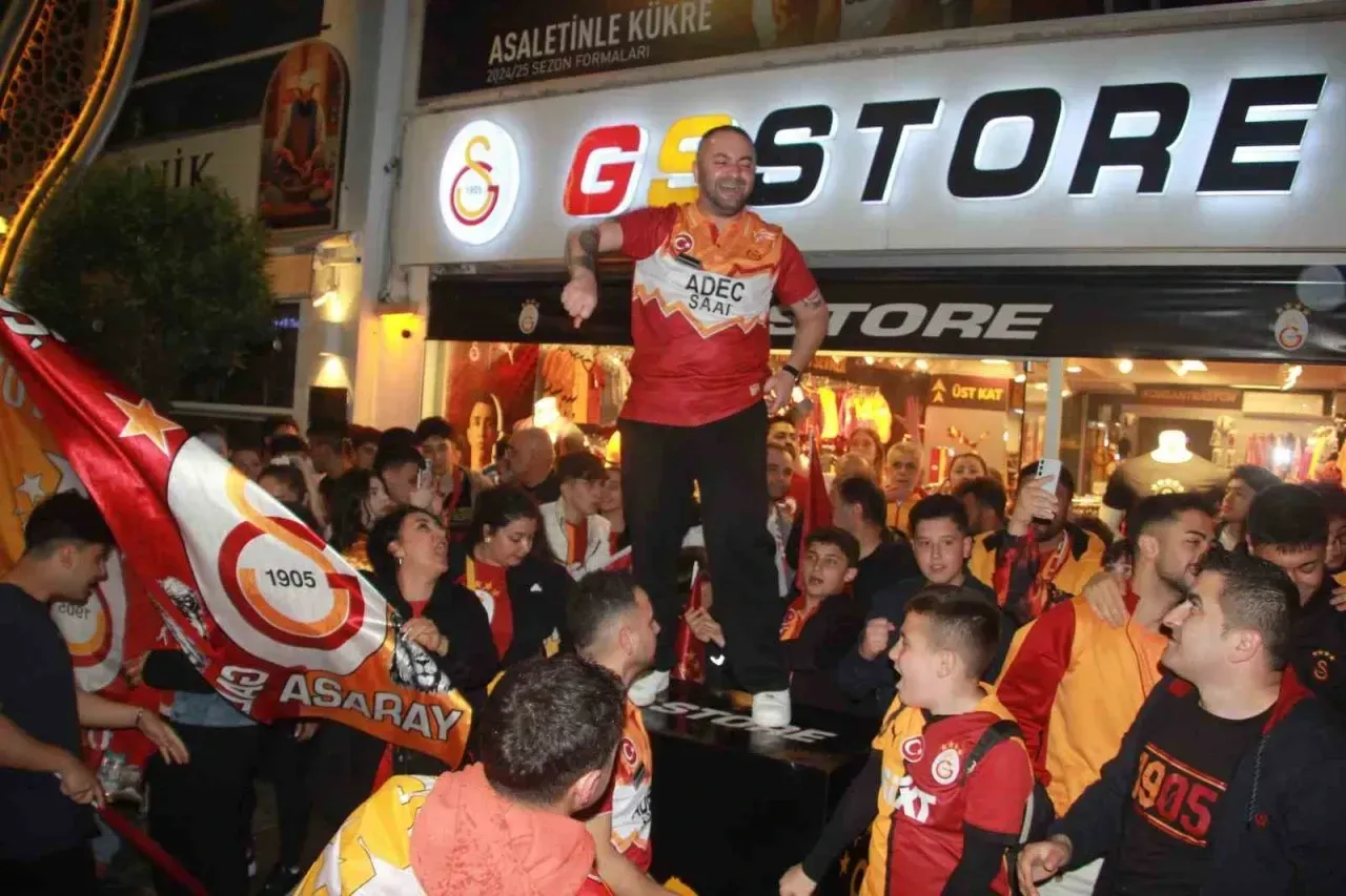 Galatasaray Taraftarları Ordu’da Şampiyonluğu Coşkuyla Kutladı