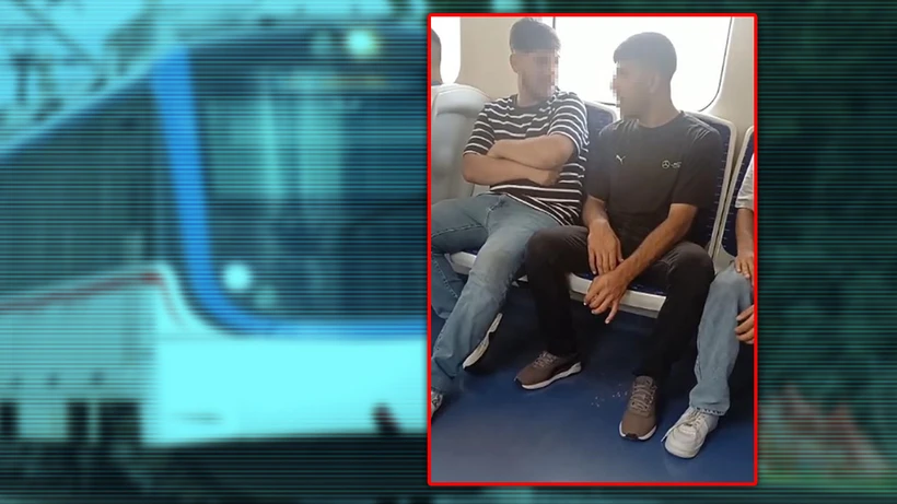 Sigara Skandalı! Kalabalıkta Umursamazca Yaktı, Külünü Yere Döktü