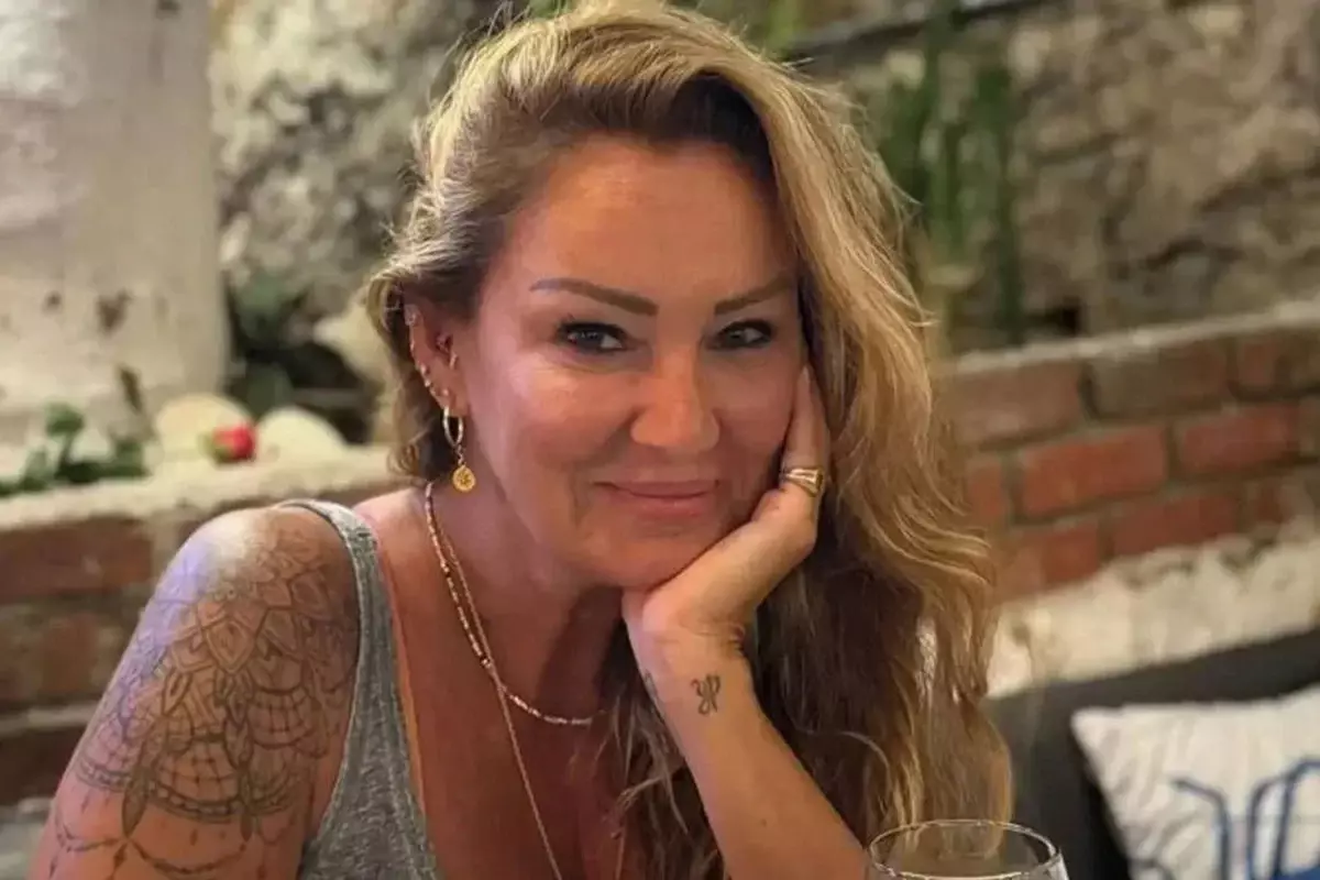 Yoga Paylaşımına Gelen Yoruma Sinirlendi: Pınar Altuğ’dan Sert Çıkış