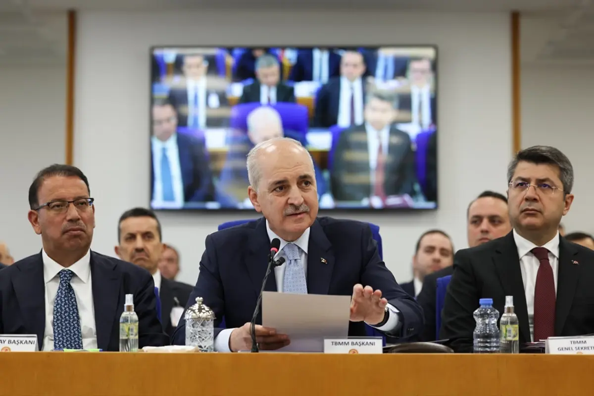 Bütçe Komisyonu’nda Yaşanan Gerginlik: Numan Kurtulmuş Salonu Terk Etti