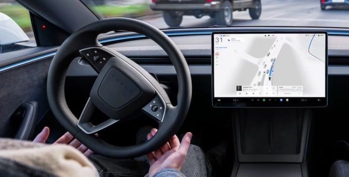 Tesla, Avrupa’da FSD Tanıtım Sürüşlerine Başladı