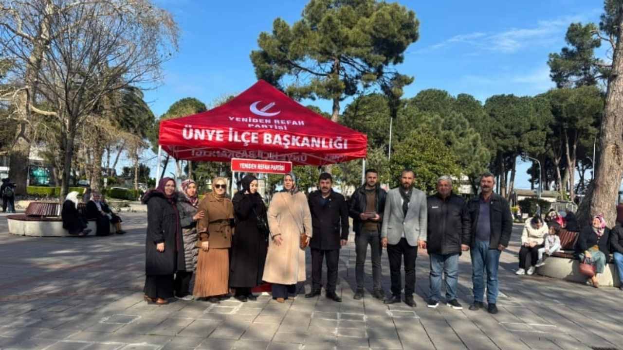Yeniden Refah Ünye’de Sahaya İndi, Vatandaşın Gündemi Fındık Oldu