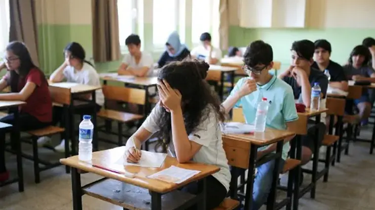 LGS Sonuçları Açıklandı! 452 Öğrenci Tam Puan Aldı, Kontenjanlar Azaldı